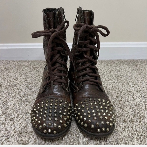 Steve Madden Tarnney Leather Boots Spikes/Stud Details Distressed Women - Picture 4 of 12
